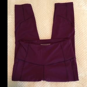 Victoria Secret Knockout High Waisted Capri Size M